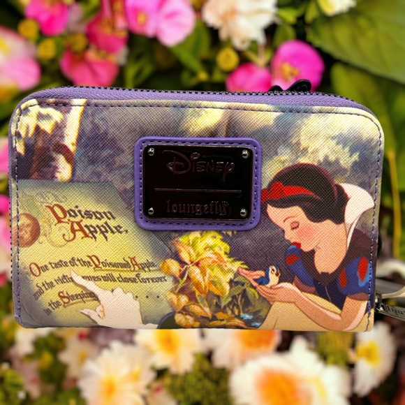 Loungefly Disney Villains Scene Evil Queen Zip Around Wallet - Picture 2 of 3